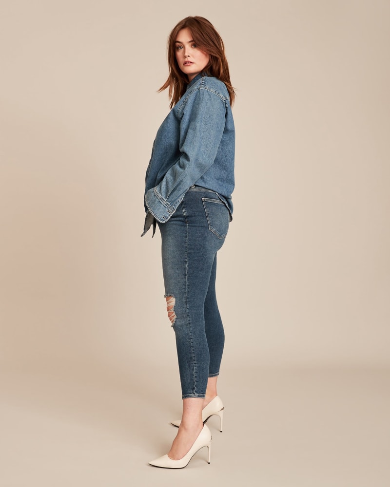 Side of a model wearing a size 14 Florence Skinny Jean in BLUE by DL1961. | dia_product_style_image_id:233238